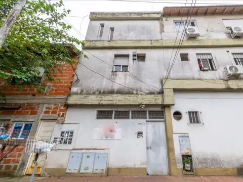 Charlone 6700, Piso 2