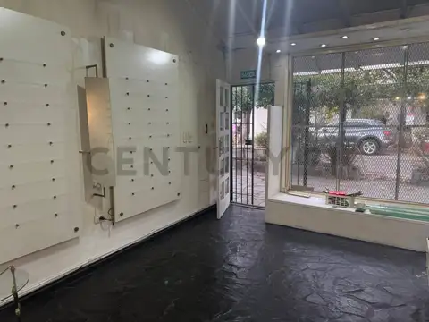 Local en Alquiler en City Bell, $ 750.000
