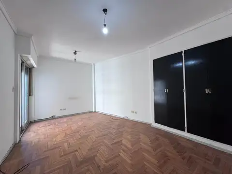 Av. Mendoza 5400, Piso 5