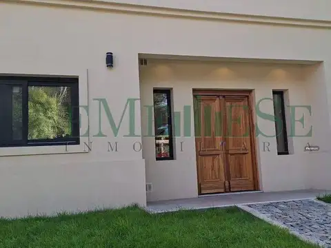 Casa en Alquiler Temporal con 1 cochera