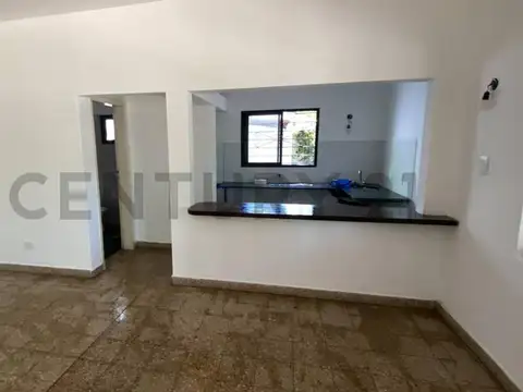 447 entre  Camino Gral Belgrano y 24 , Piso 0