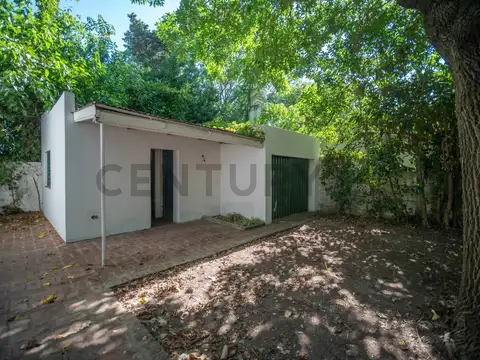 447 entre  Camino Gral Belgrano y 24 , Piso 0