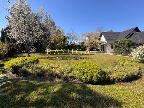 Venta Casa - 4000 m2 de Parque -Tortugas Country Club