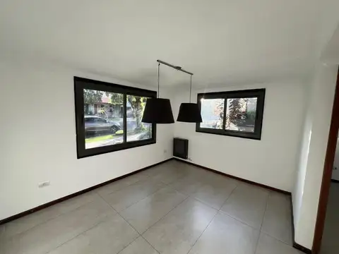 Casa en Alquiler con 1 cochera