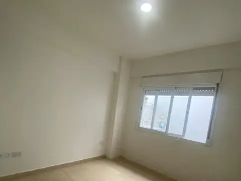 Depto Tipo Casa en Alquiler de 1 dormitorio