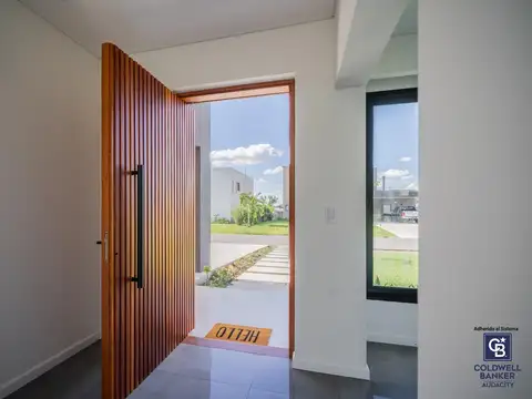 Casa 5 ambientes con 3 baños