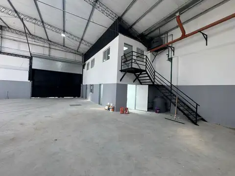 Galpon en Alquiler 28  mts Fondo
