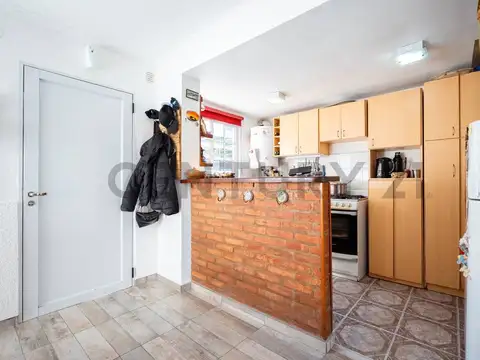 Casa en Venta con 1 cochera