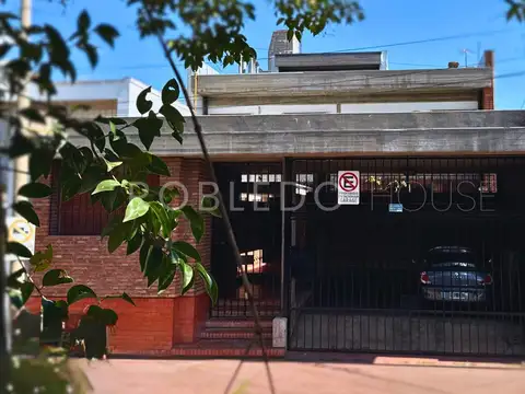 Casa en venta y/o alquiler uso comercial 7 hambientes Centro Salta Capital