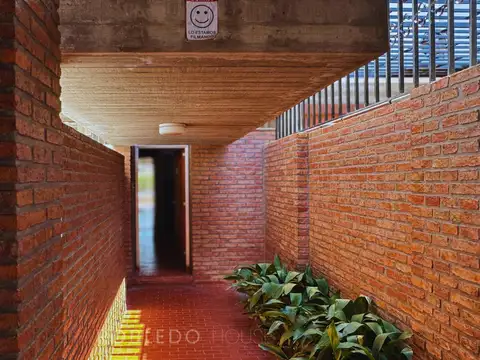 Indalecio Gomez  al 100
