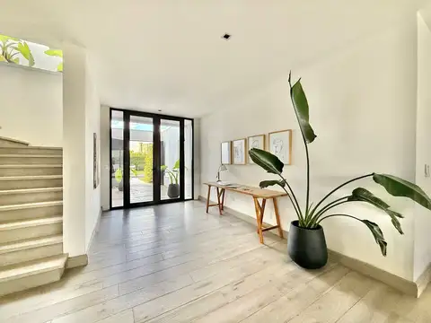 Casa en Alquiler en Barbarita, USD 8.500