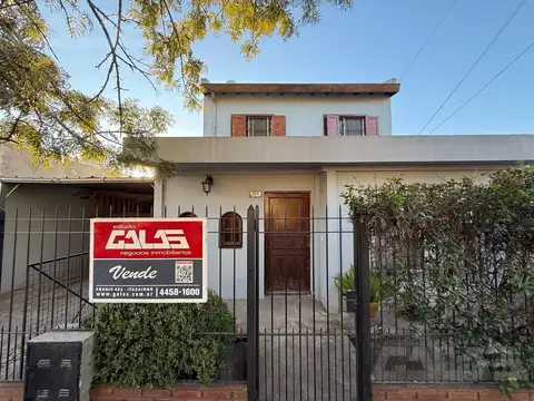 Casa 4 Ambientes en Ituzaingó Norte