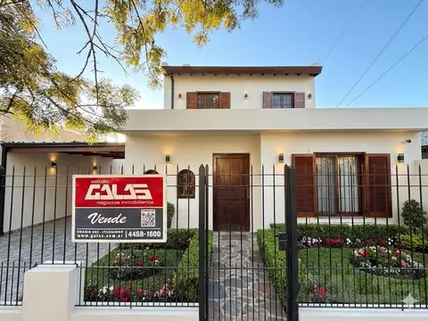 Casa 4 Ambientes en Ituzaingó Norte