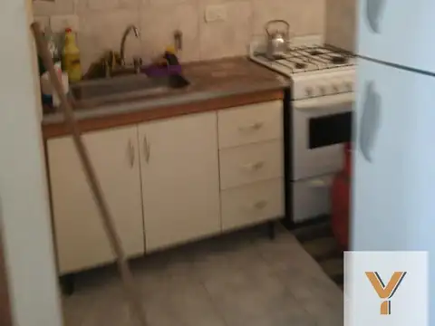 Casa 8 ambientes con 2 baños