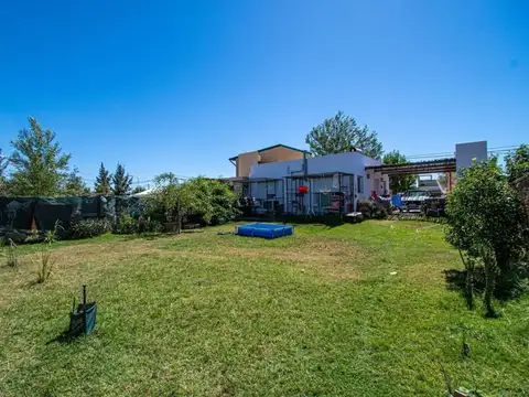 Casa en Venta con 2 cocheras