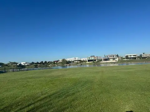 VENTA DE LOTE A LA LAGUNA EN MUELLES PUERTOS DEL LAGO