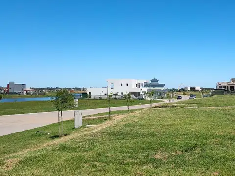 Terreno en Venta 20  mts Frente