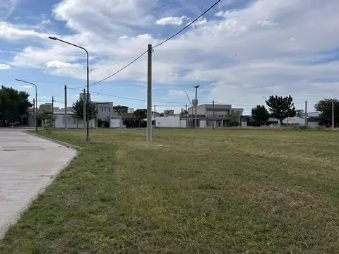 REMAX VENDE / LOTE ESCRITURABLE /ZONA SUR