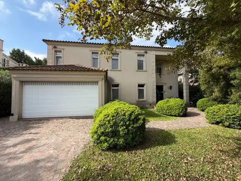 Casa en Venta en Club De Campo Pueyrredon, USD 450.000