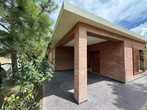 Chalet en alquiler temporario c/ cochera en Ostende