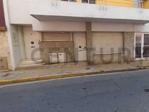 Venta de Casa PH centrico. Planta baja con cochera.