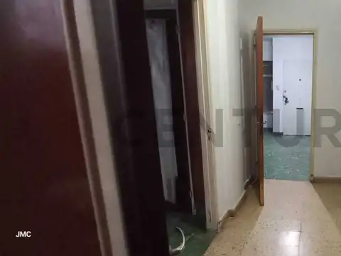 ph planta baja al frente dos dormitorios y cochera, centrico