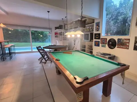 Casa en Alquiler Temporal con 4 cocheras