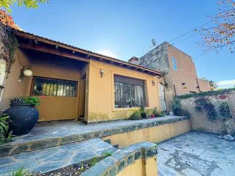 Casa 4 ambientes con 1 baño
