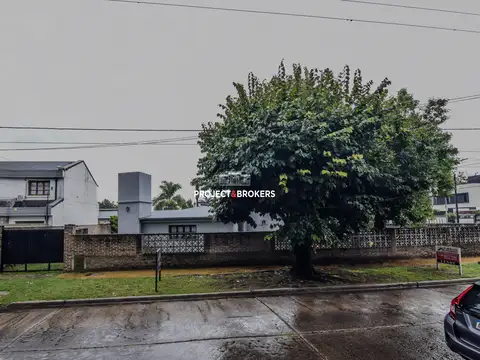 Casa en Venta con 4 cocheras