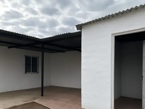 Casa 2 ambientes con 1 baño