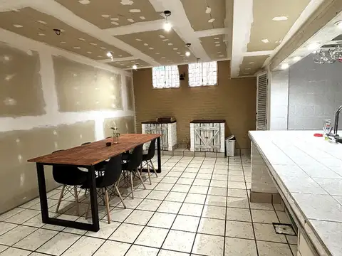 Depto Tipo Casa en Venta con 1 cocheras