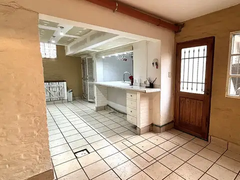 Depto Tipo Casa en Venta en Villa Luzuriaga, USD 75.000