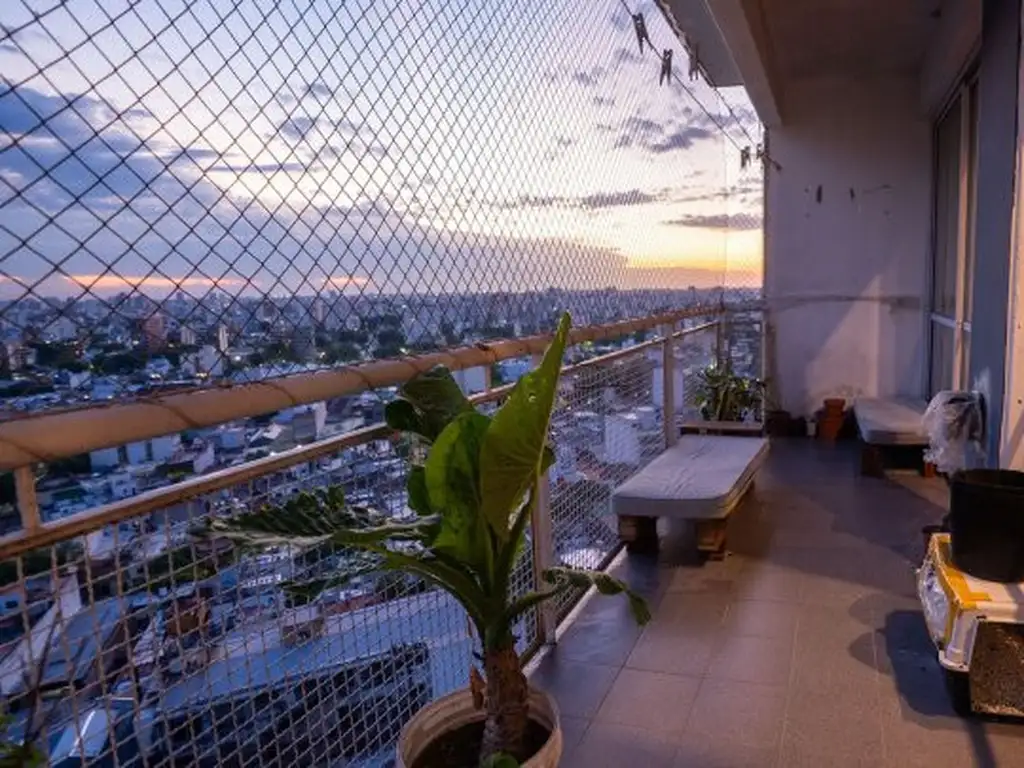 Serrano 200 , Piso 21