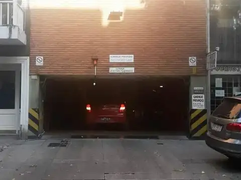 Cocheras en venta sobre la calle Juramento 