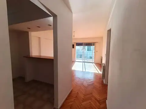 Venta Departamento 2 ambientes con balcón reciclado en Belgrano R
