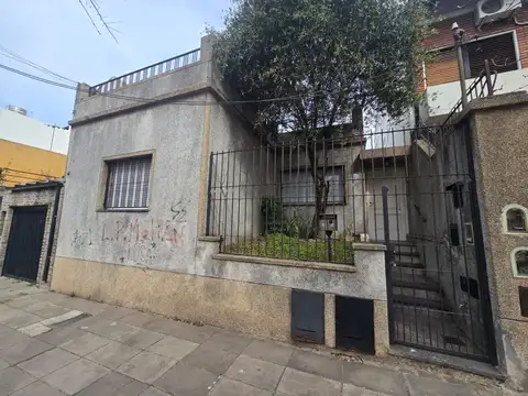 Venta PH 3 ambientes a refaccionar en Saavedra