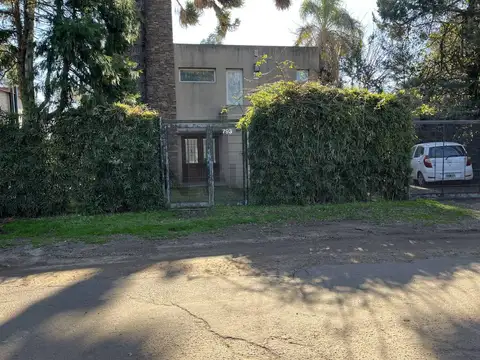 Casa en Venta en Barrio Parque Leloir, USD 370.000