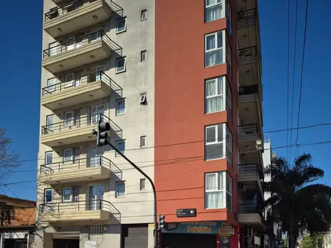 Departamento en Alquiler en Monte Castro, $ 550.000