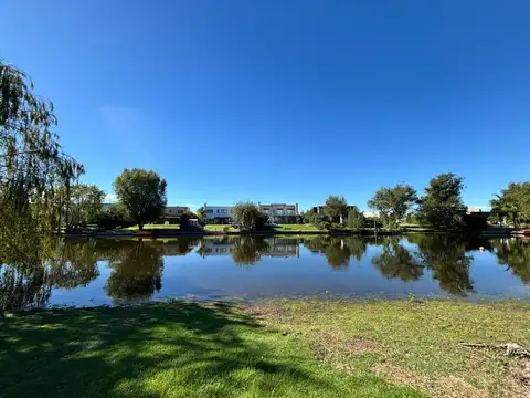 Lote a la laguna venta Villanueva Barrio San Rafael