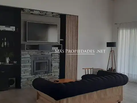 Casa en Alquiler Temporal con 1 cochera