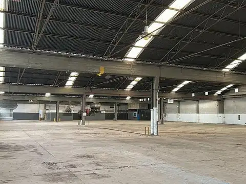 Deposito o planta con 11 naves de 800 m2 con 6/8 mts pisos en H°A°