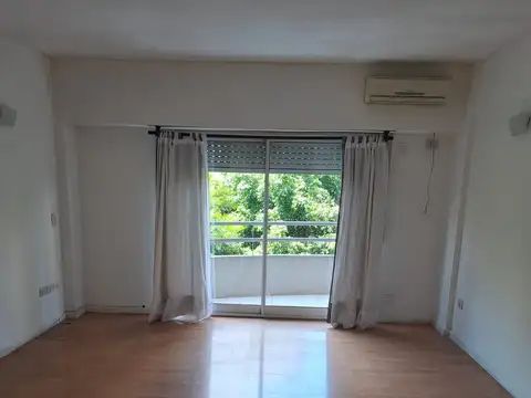 Semipiso frente y contrafrente Cocina muy bien equipada, lugar para lavarropa Balcon