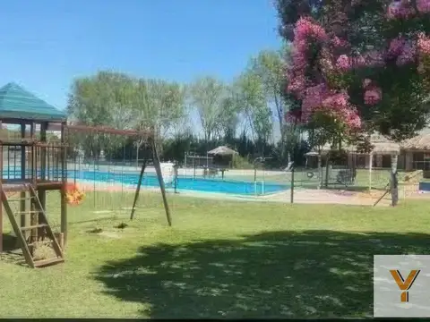 Country Escobar - Las Azucenas e/  Estenssoro y  Bolívar