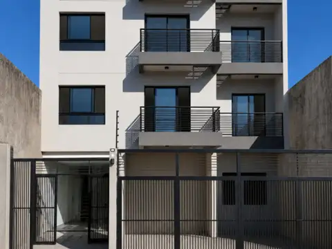 DEPARTAMENTOS 2 AMB -  1º, 2º Y 3º PISO - CON BALCON - ENTREGA AGOSTO 2026