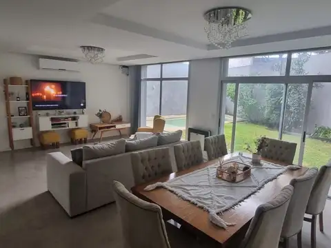 Casa en Venta en Villa Luzuriaga, USD 220.000