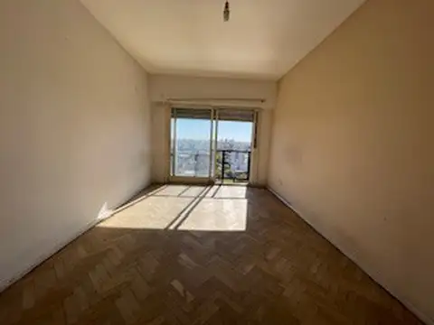 EXCEL. MONOAMBIENTE DE 31 MTS, VISTA ABIERTA TODA LA LUZ PISO DE MADERA, COCINA Y LAVADERO INDEP, OPTIMA UBICACION