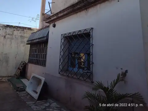 Casa 14 ambientes con 4 baños