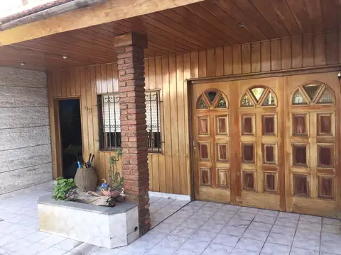 Casa en Venta en Villa Luzuriaga, USD 240.000