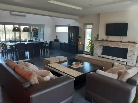 Casa en Venta en Haras Santa Maria, USD 245.000