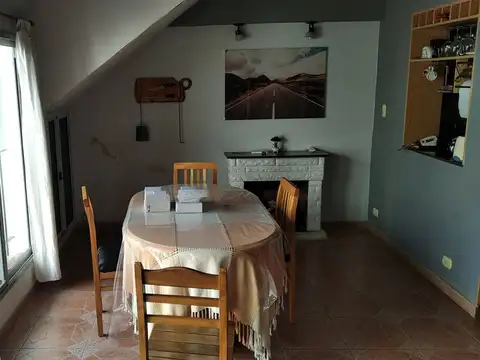 Casa 4 ambientes con 2 baños